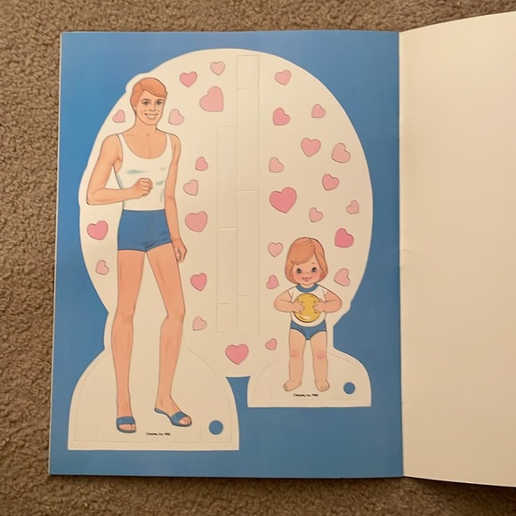1985 Golden Book “The Heart Family” Paper Dolls - Picture 10 of 10